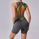 Novo verão costura cor sem costas macacões de yoga com almofadas no peito feminino sem mangas esportes bodysuit hip levantamento treino macacão