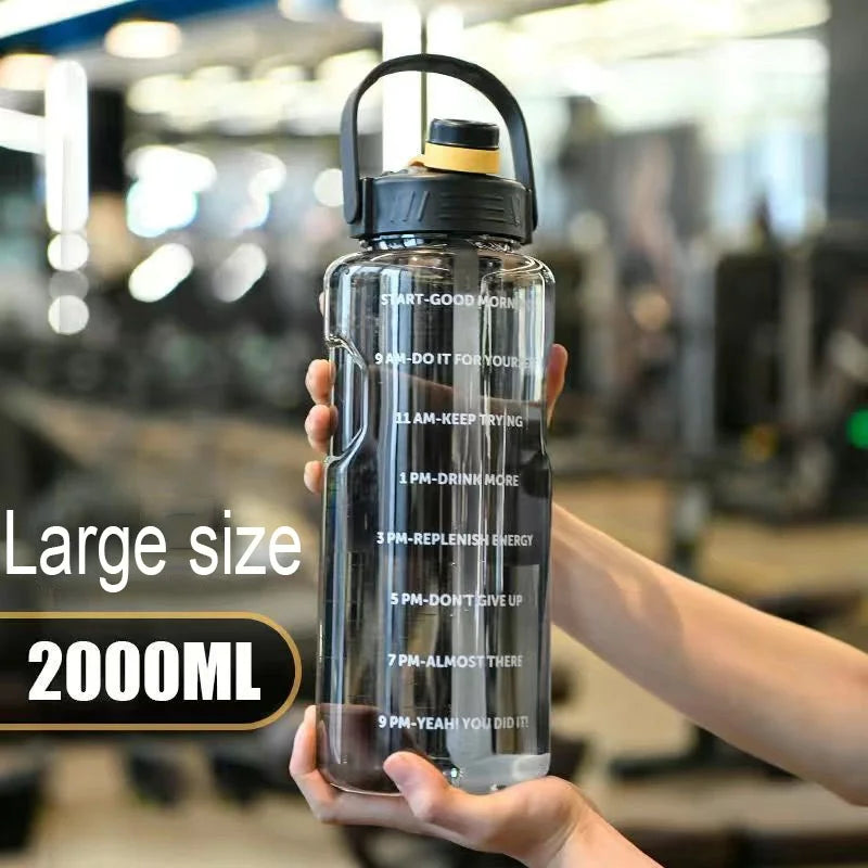 Copo de água de grande capacidade para estudantes, esportes ao ar livre e fitness, resistente a choques e garrafa de água resistente a altas temperaturas