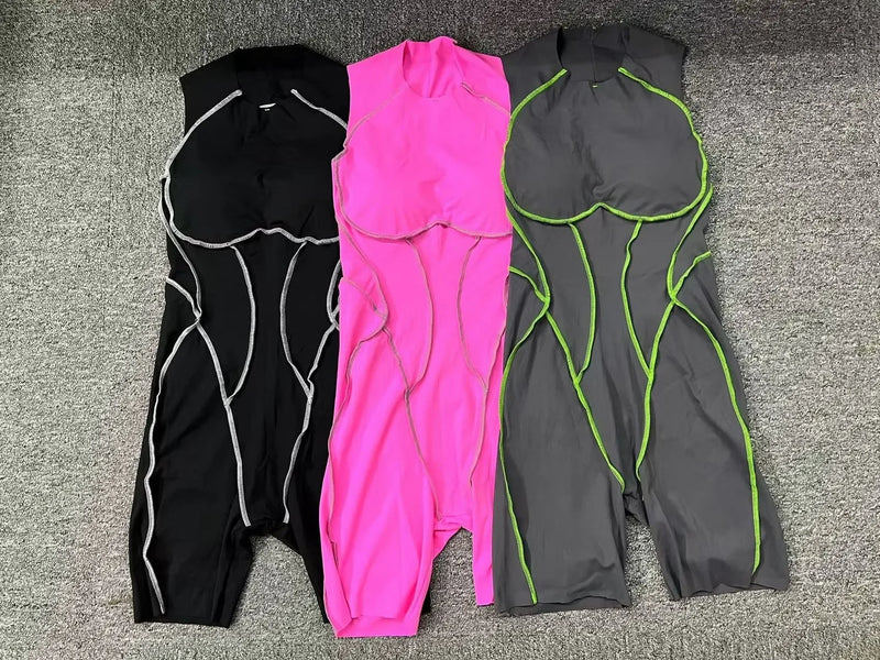 Novo verão costura cor sem costas macacões de yoga com almofadas no peito feminino sem mangas esportes bodysuit hip levantamento treino macacão