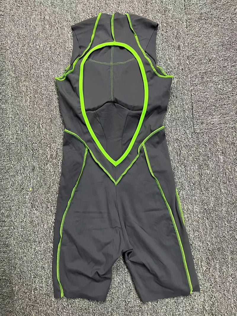 Novo verão costura cor sem costas macacões de yoga com almofadas no peito feminino sem mangas esportes bodysuit hip levantamento treino macacão